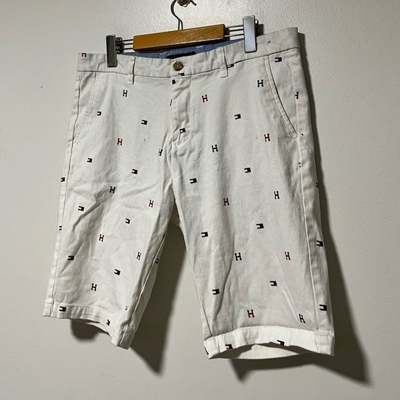 Tommy Hilfiger Men’s Embroidered Logo Shorts White Size 34 - Picture 4 of 10
